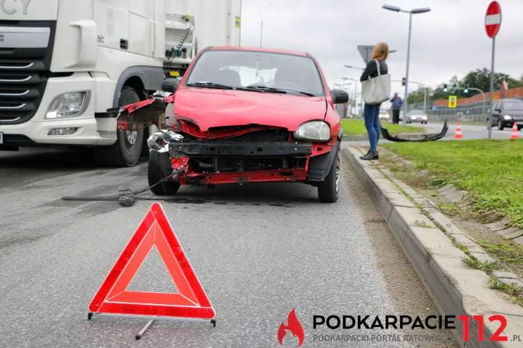 Kierująca oplem nie ustąpiła pierwszeństwa