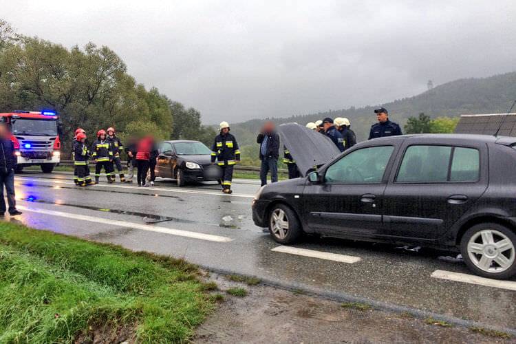 Zderzenie volkswagena i renault w Tylawie