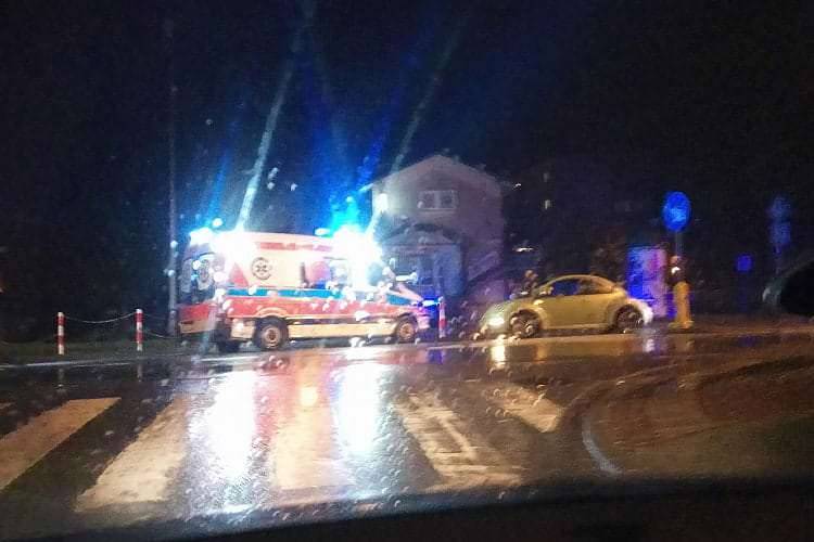 14-latka potrącona na przejściu dla pieszych