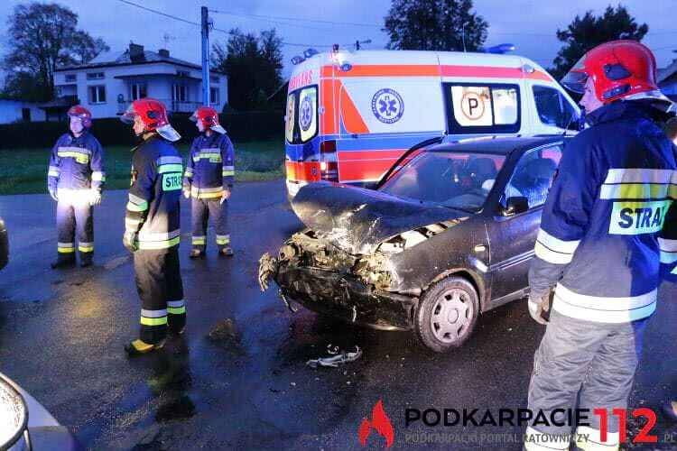Zderzenie volkswagena i peugeota w Jedliczu