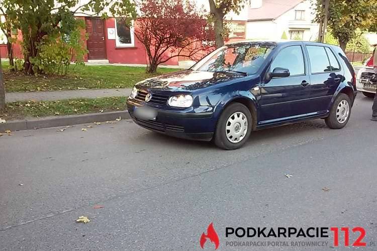 Wypadek w Dukli. 11-latek wbiegł pod samochód