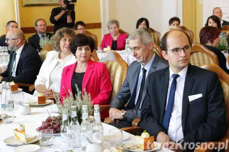 Krosno. Prezydent przyznał nagrody nauczycielom i dyrektorom