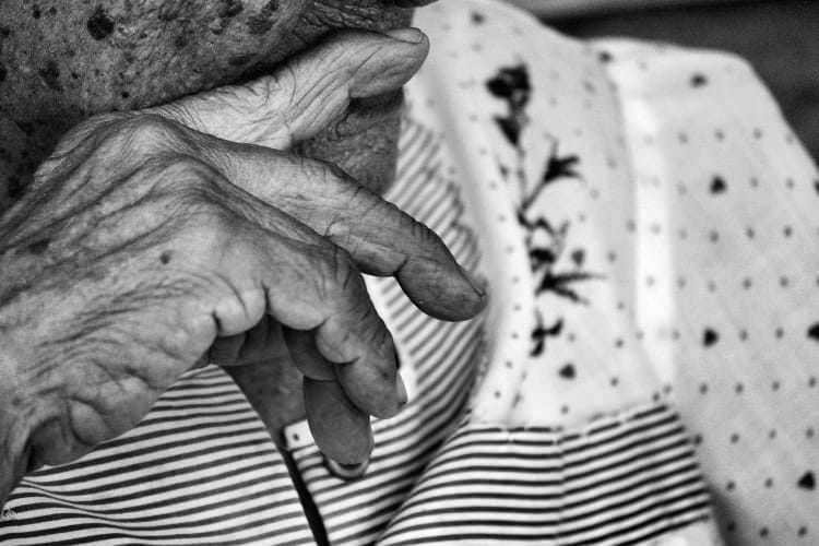 Wypadek w Woli Niżnej. Nie żyje 80-latka