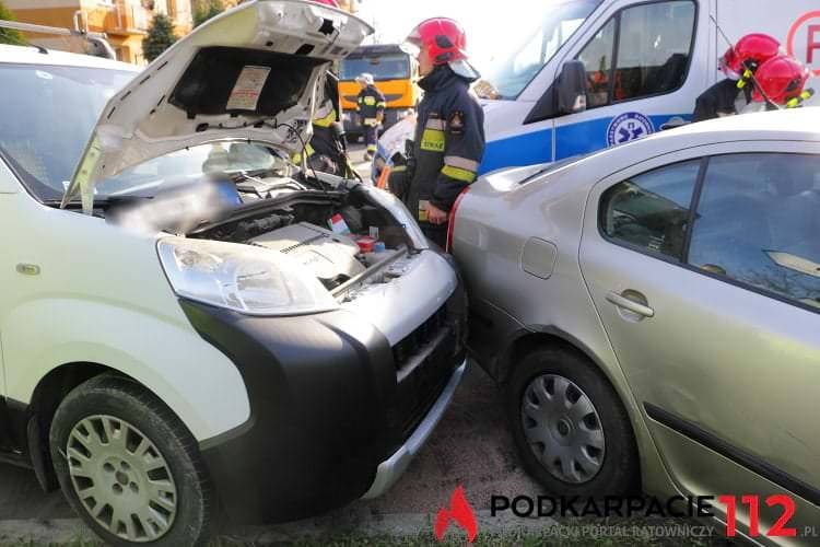 Zderzenie skody i fiata w Jedliczu