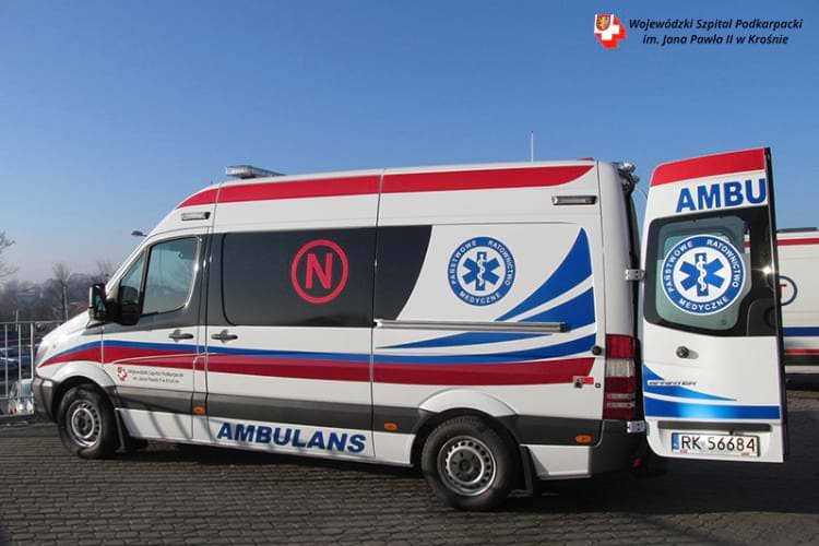 Nowa karetka dla noworodków w krośnieńskim szpitalu