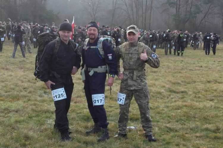 Funkcjonariusze z Krosna sprawdzali swoją kondycję w "Komandosie"