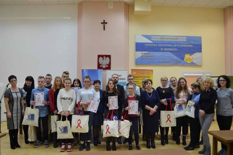 Konkurs dla młodzieży z wiedzy o AIDS