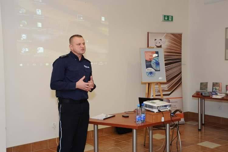 Konferencja "100 wskazówek na promocję działań biblioteki na rzecz bezpieczeństwa w sieci"