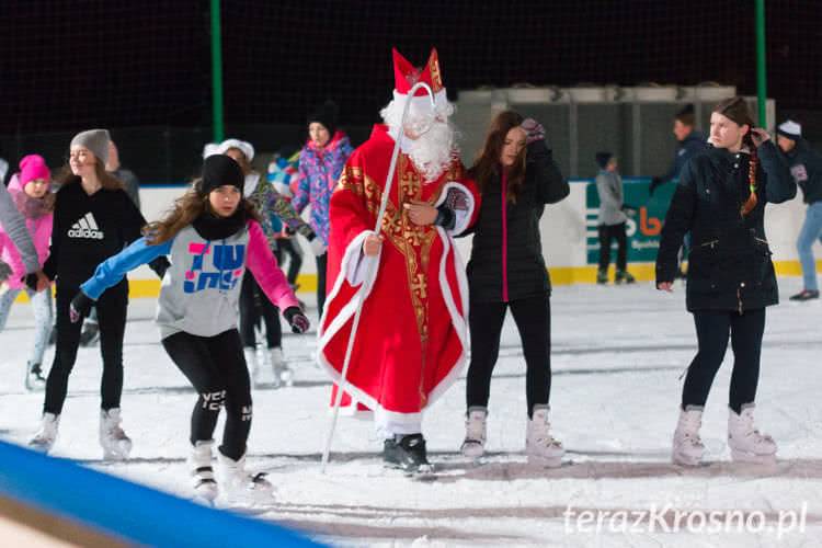 Rusza sezon na łyżwy. Lodowisko w Dukli otwarte