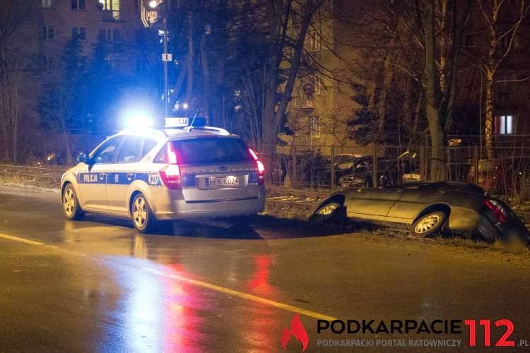 Kompletnie pijany za kierownicą