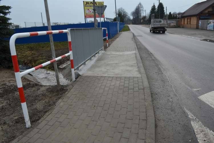 Nowy chodnik w Jedliczu 