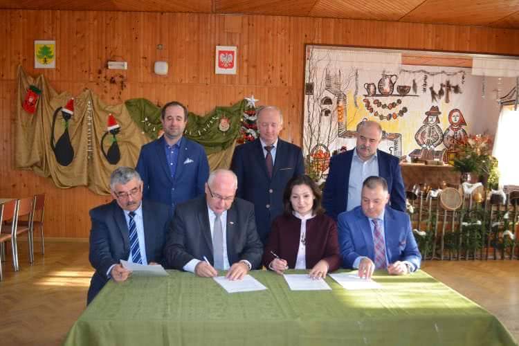 Nowy chodnik w Jedliczu 