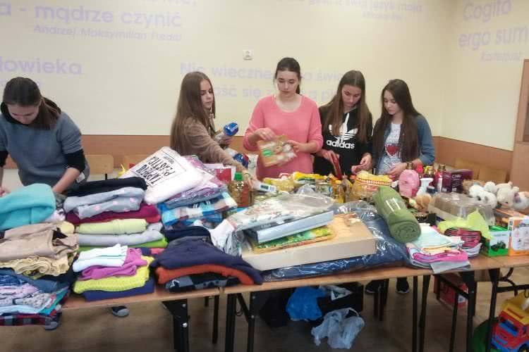 Szlachetna paczka w Gimnazjum w Zręcinie