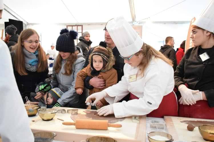 Piernikowy zapach unosił się na krośnieńskim rynku