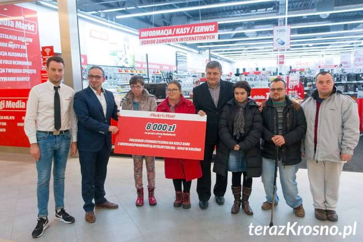 8000 zł dla PSONI Krosno od MediaMarkt
