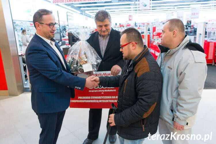 8000 zł dla PSONI Krosno od MediaMarkt
