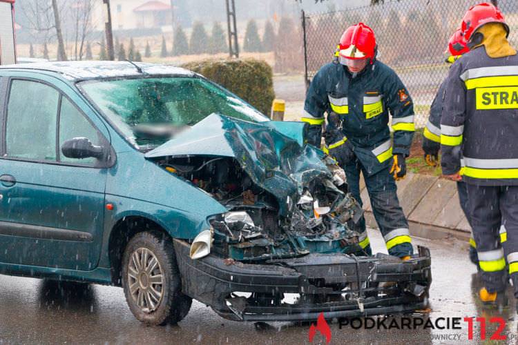 Zderzenie skody i renault w Odrzykoniu