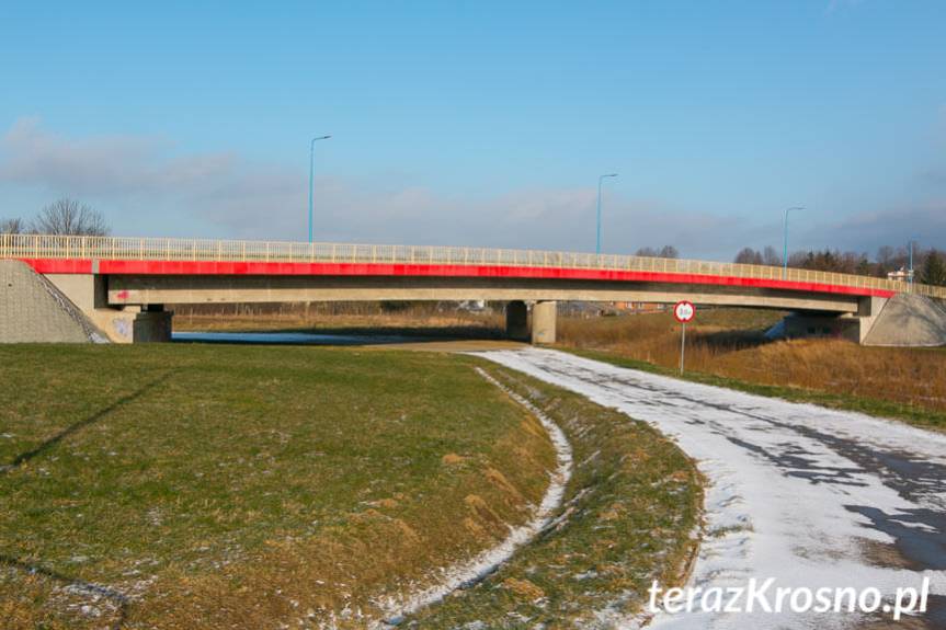 15-latka chciała skoczyć z mostu, uratowali ją policjanci