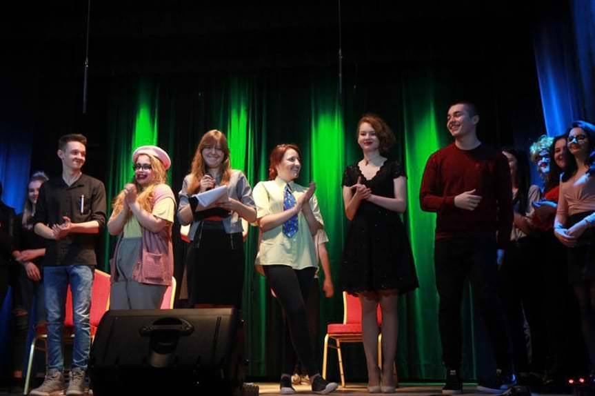 Przedstawienie teatralno -kabaretowe w dukielskim liceum