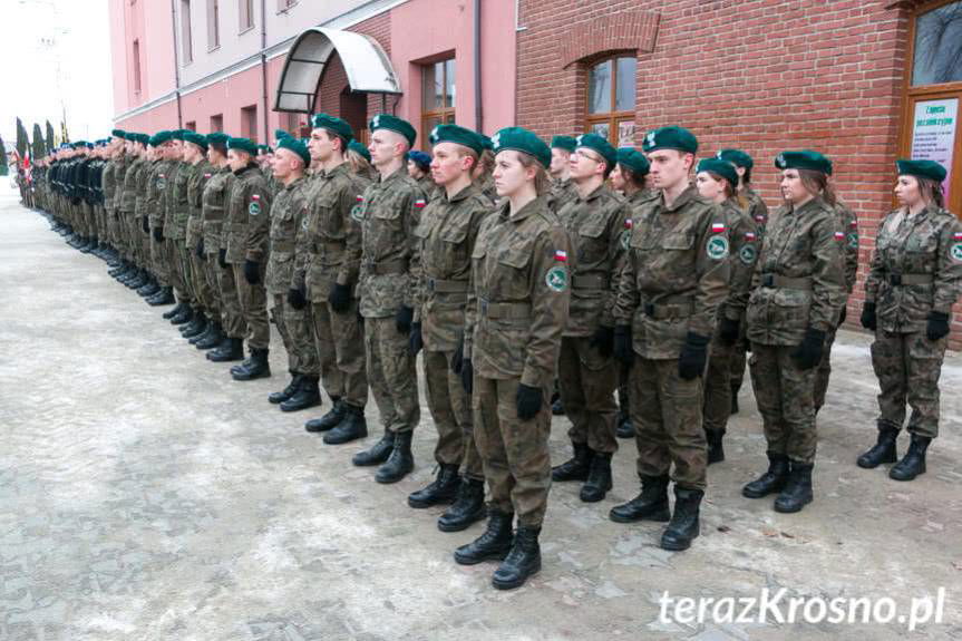 Uroczysta przysięga uczniów klas mundurowych