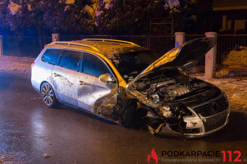 Zderzenie dwóch samochodów w Łężanach