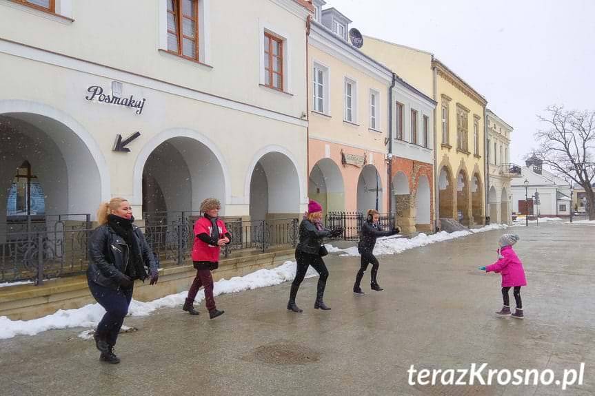 One Billion Rising na krośnieńskim rynku
