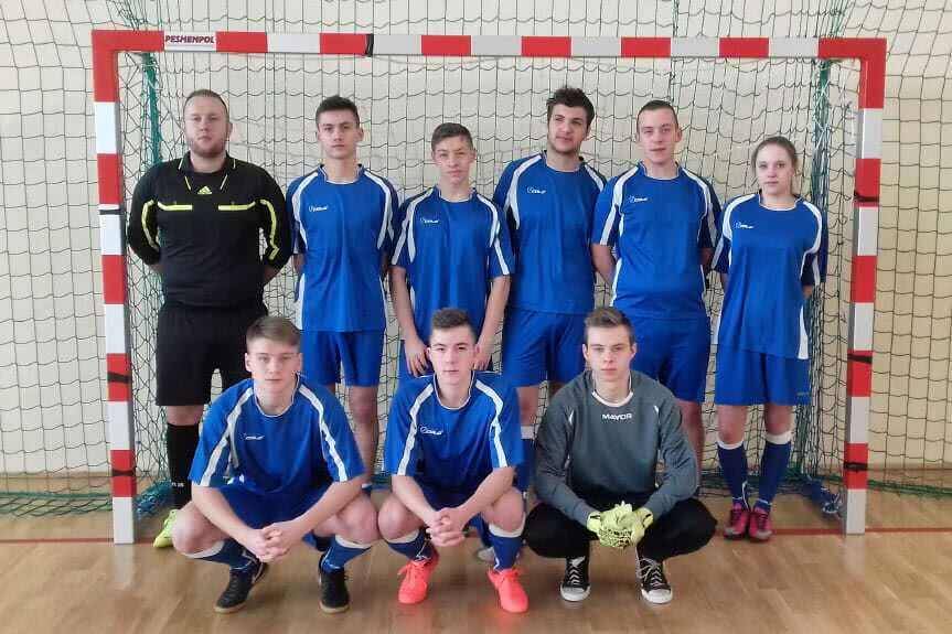 Turniej Halowy Juniorów o Puchar Prezesa LKS Głowienka