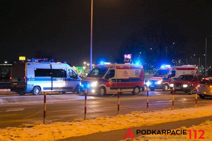 Wypadek na Lwowskiej, potrącenie pieszych na pasach