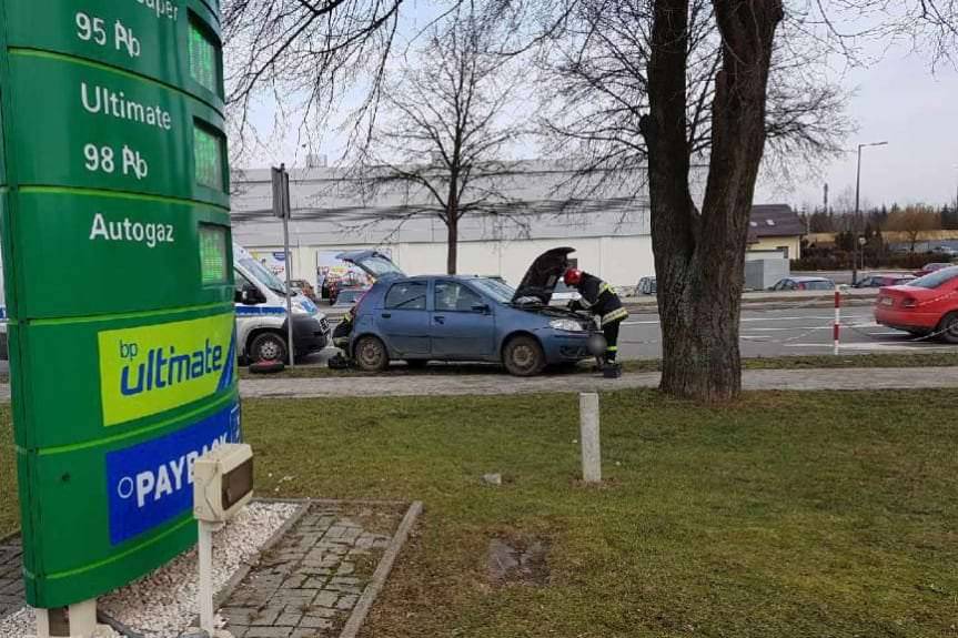 Puntem wjechała w słupki