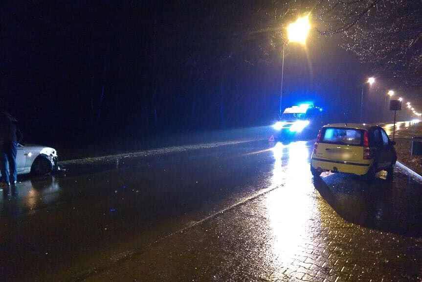 Zderzenie rovera i fiata w Jedliczu
