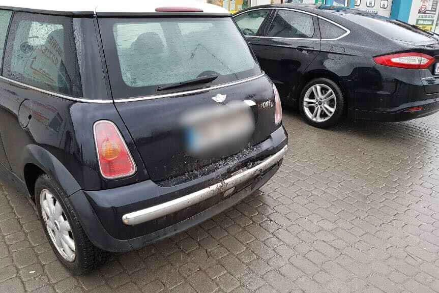 Najechanie na tył pojazdu przyczyną kolizji