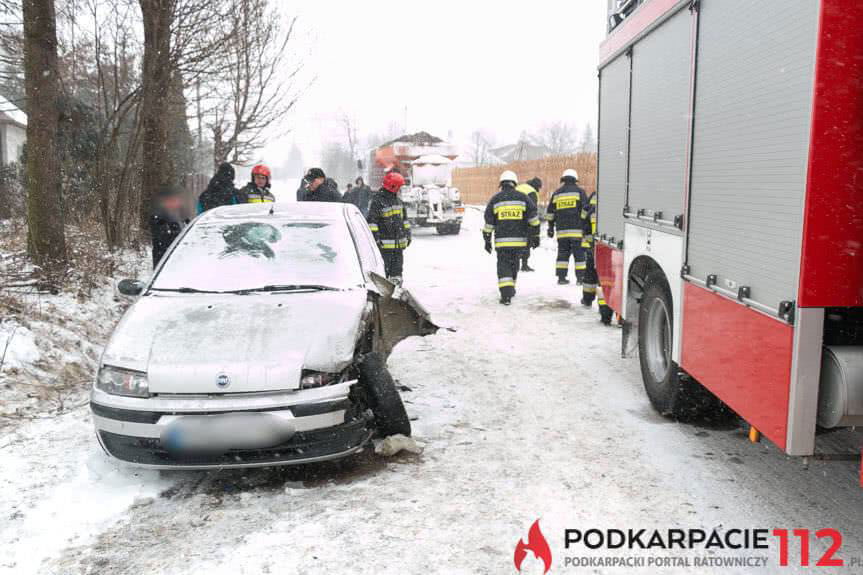 Zderzenie pługa z samochodem w Żeglcach