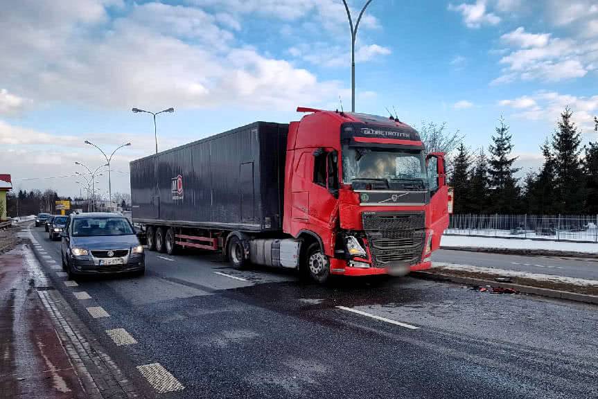 Zderzenie tirów na al. Jana Pawła II