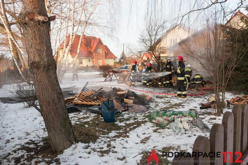 Pożar wiaty z opałem