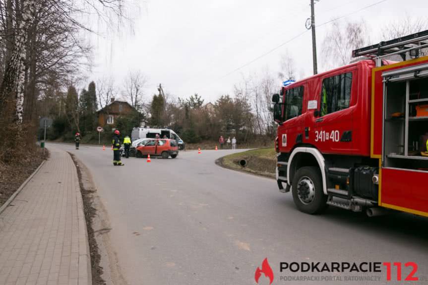 Zderzenie peugeota i fiata, jedna osoba poszkodowana