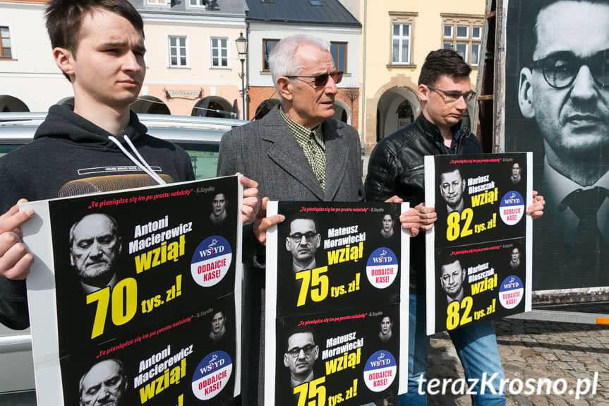 "Konwój wstydu" przyjechał do Krosna