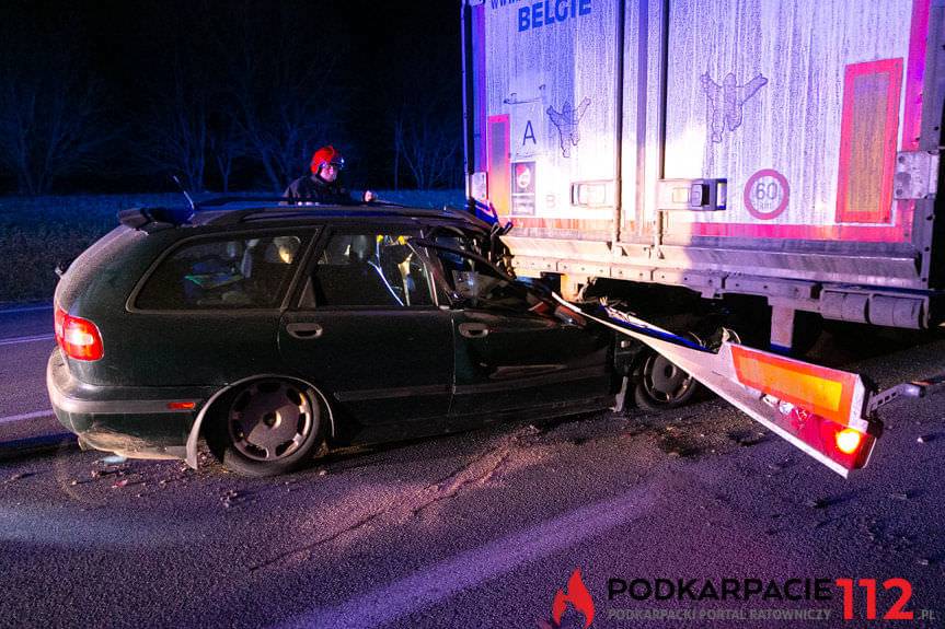 Wypadek w Rogach, dwie osoby poszkodowane