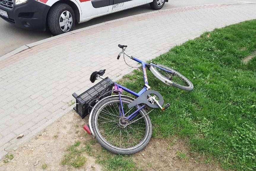 Zderzenie rowerzysty z samochodem