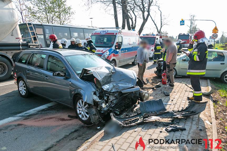Zderzenie fiata i opla w Klimkówce