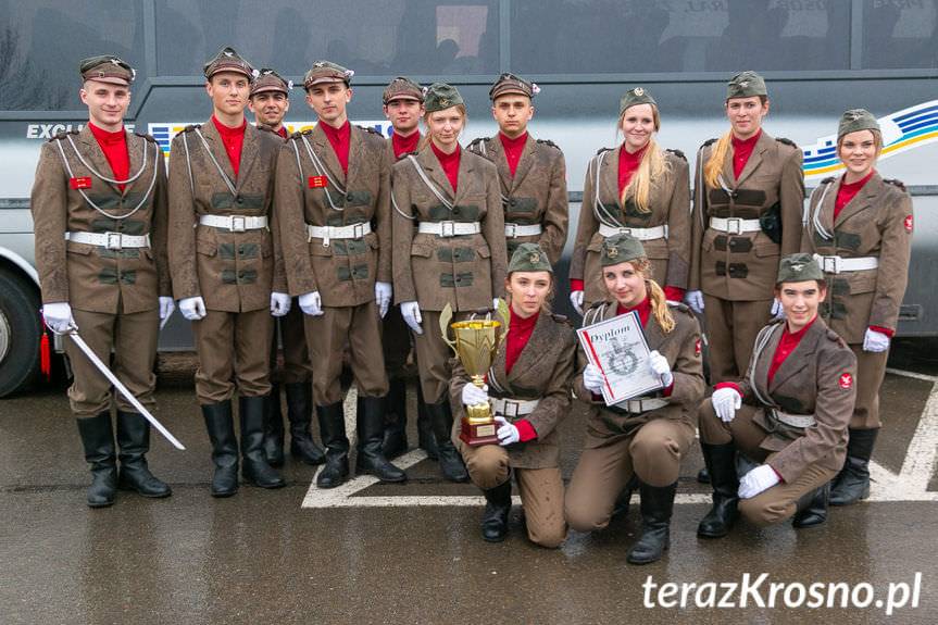 Piknik Wiosenny w Jedliczu. Przegląd Musztry Klas Mundurowych