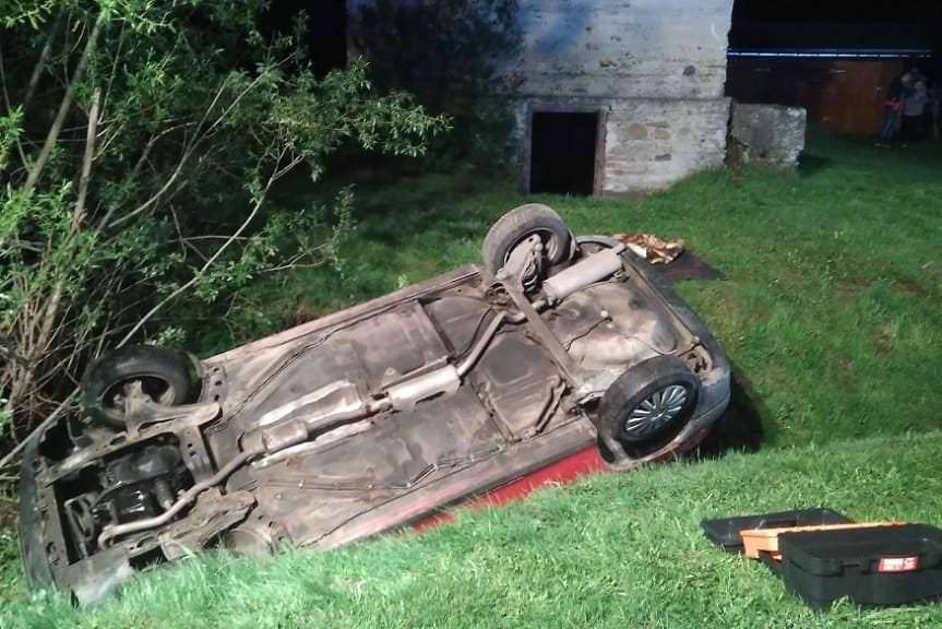 Pijany 58-latek dachował oplem