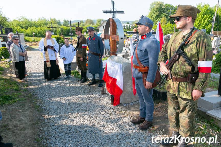 Odsłonięto tablicę na cmentarzu w Zręcinie