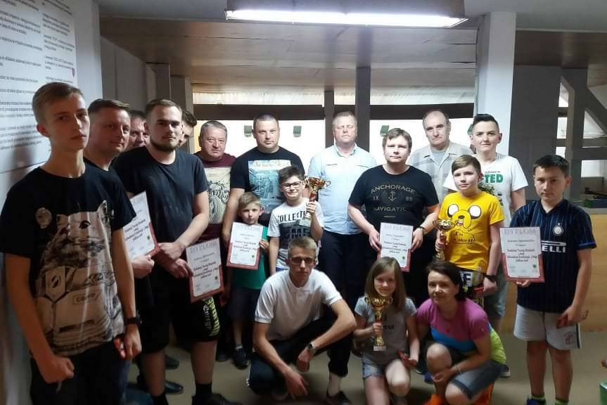Zawody Strzeleckie i Turniej Szachowy odbyły się w Jedliczu