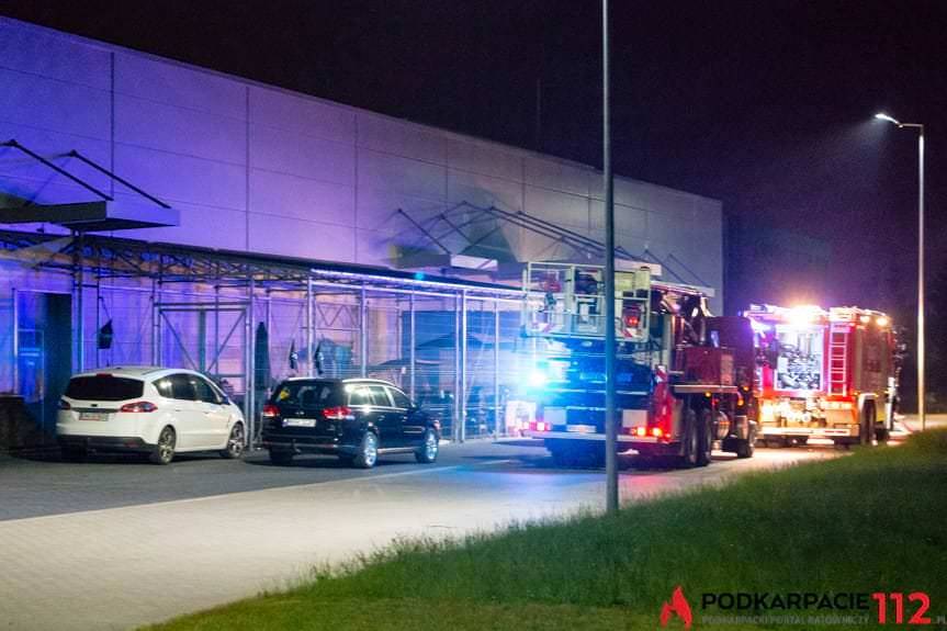 Pożar w galerii VIVO! w Krośnie. Zadziałała instalacja przeciwpożarowa