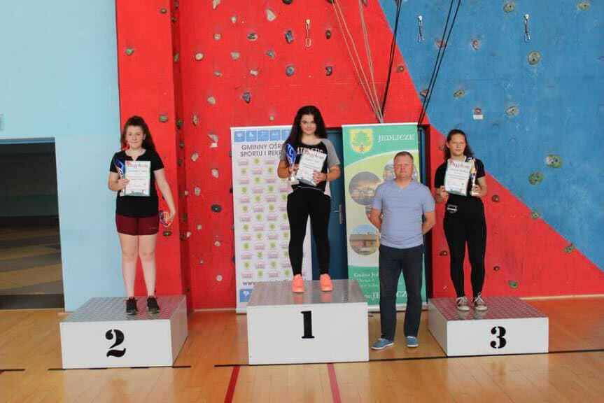 Jedlicze. Dzieci świętowały na sportowo