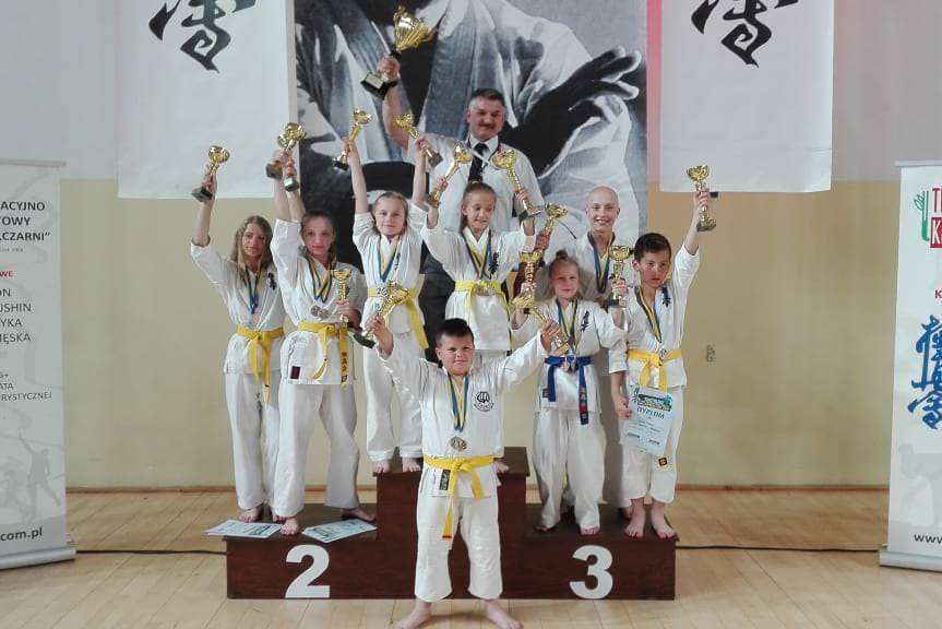 Krośnieński KKK brał udział w zawodach w Katowicach i Białymstoku oraz zgrupowaniu na Solinie