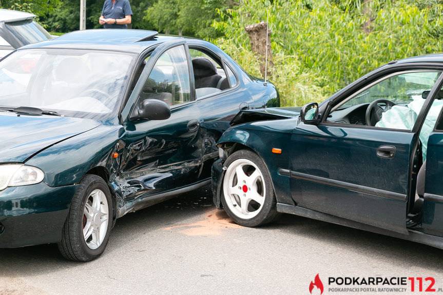 Zderzenie dwóch samochodów w Jedliczu