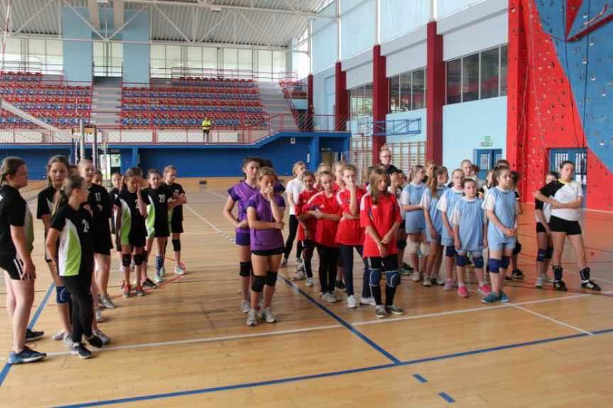 Siatkarki z Jedlicza złotymi medalistkami 