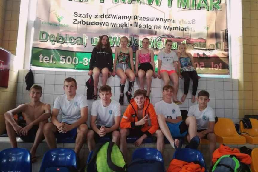 22 medale dla  Swim2Win Krosno podczas zawodów w Dębicy