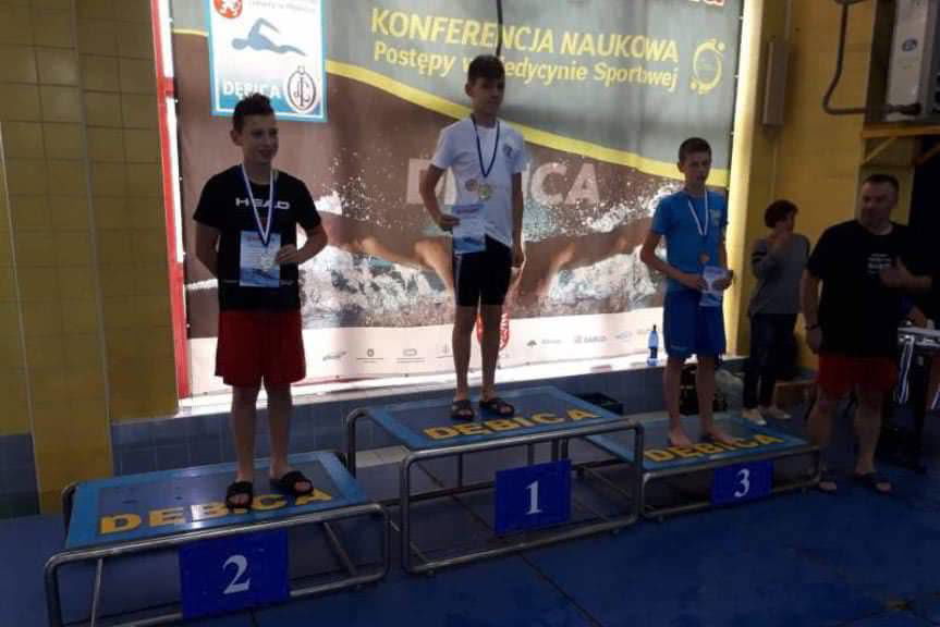 22 medale dla  Swim2Win Krosno podczas zawodów w Dębicy